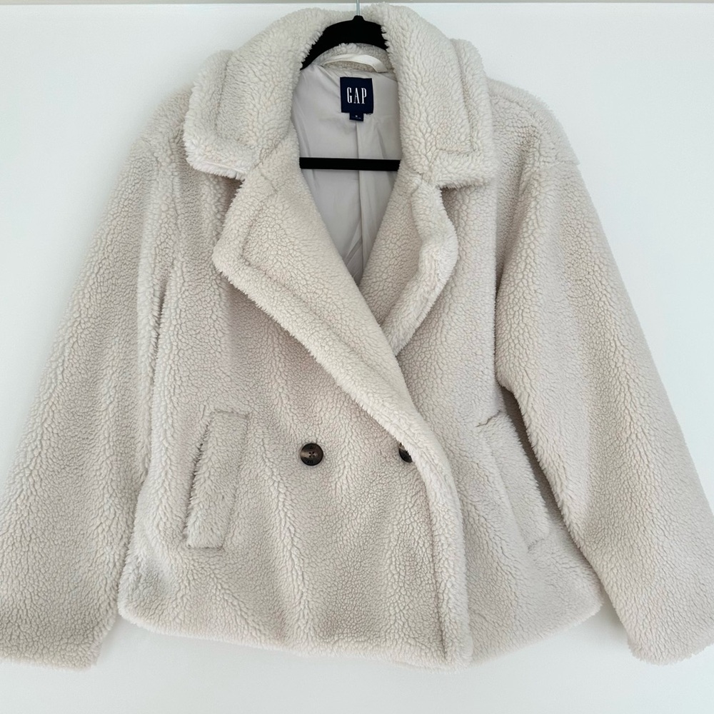 GAP Teddy Sherpa Button Front Jacket in Birch Size Small